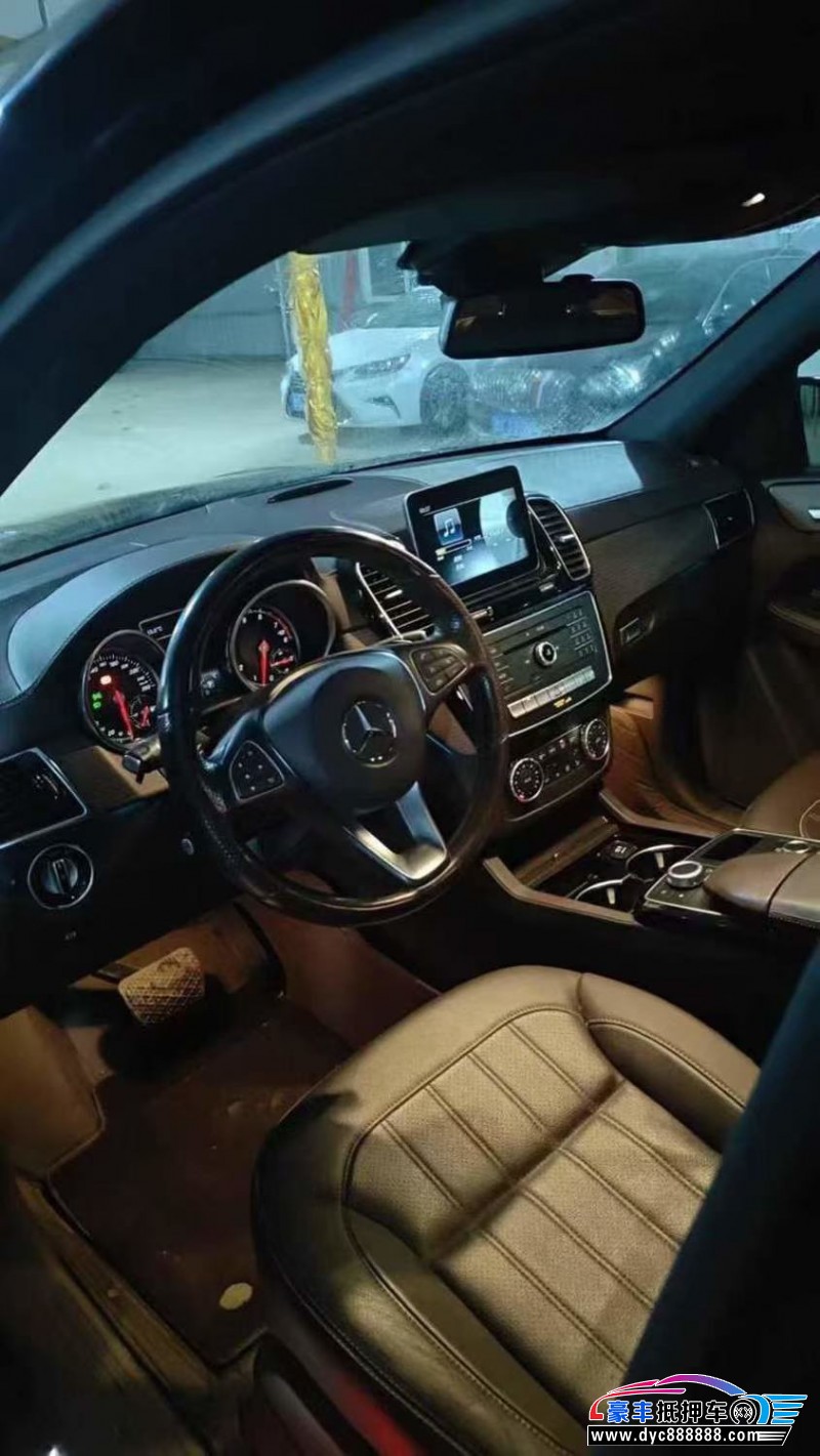 19年奔驰GLE轿车抵押车出售