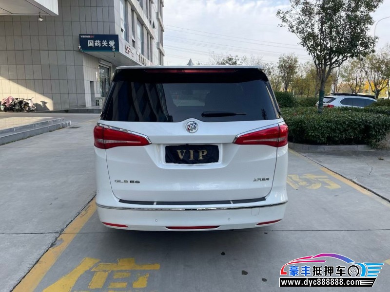 17年别克GL8轿车抵押车出售
