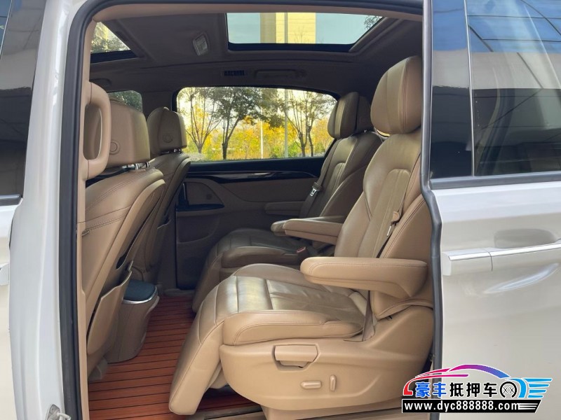 17年别克GL8轿车抵押车出售