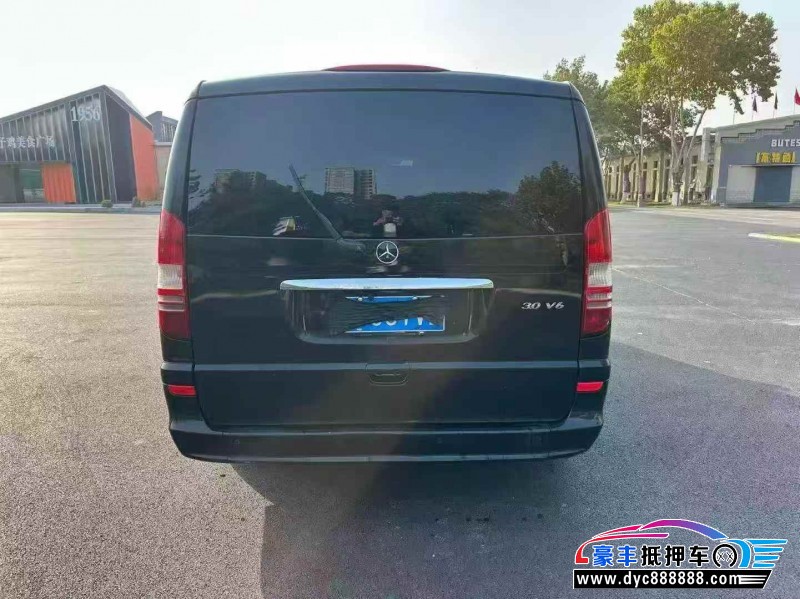 17年奔驰唯雅诺轿车抵押车出售