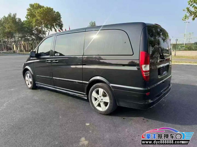 17年奔驰唯雅诺轿车抵押车出售