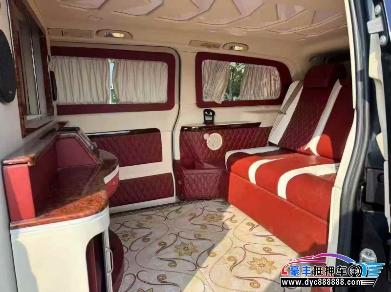 17年奔驰唯雅诺轿车抵押车出售