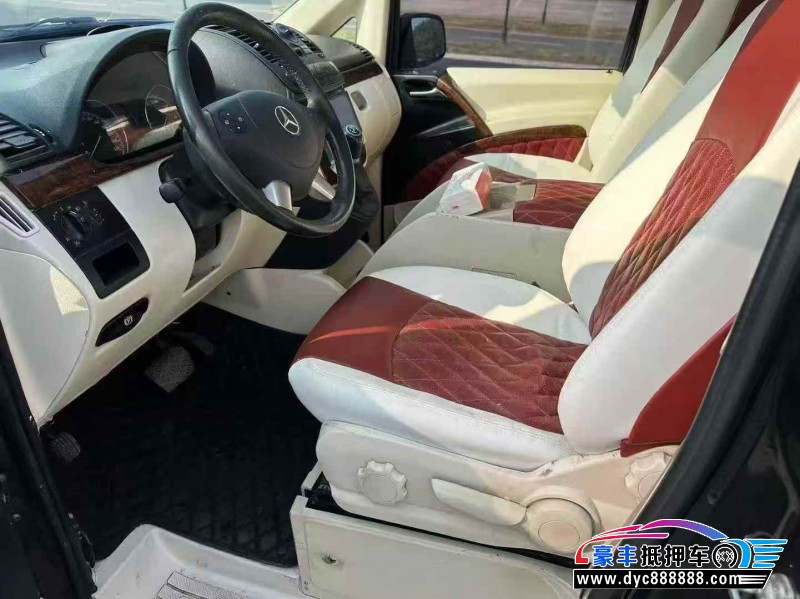 17年奔驰唯雅诺轿车抵押车出售