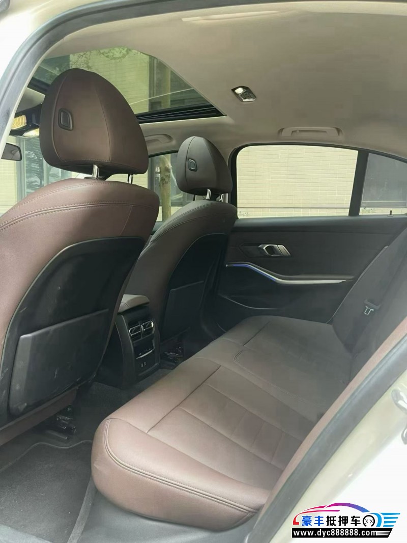 20年宝马3系轿车抵押车出售