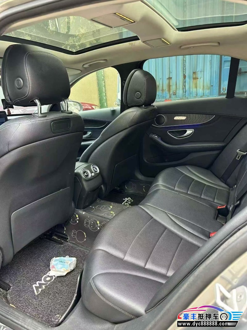 16年奔驰C轿车抵押车出售