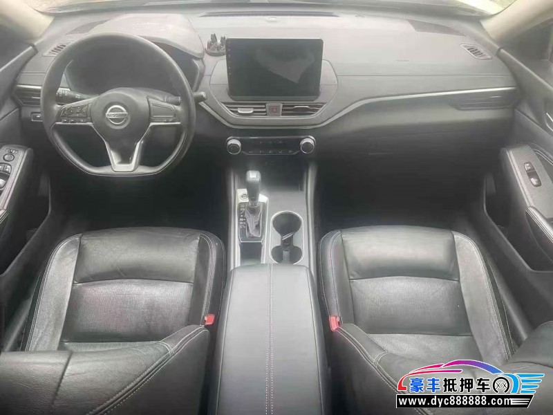 22年日产天籁轿车抵押车出售