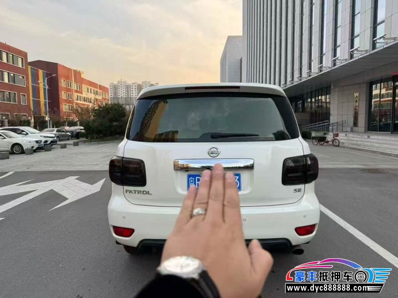 17年日产途乐轿车抵押车出售