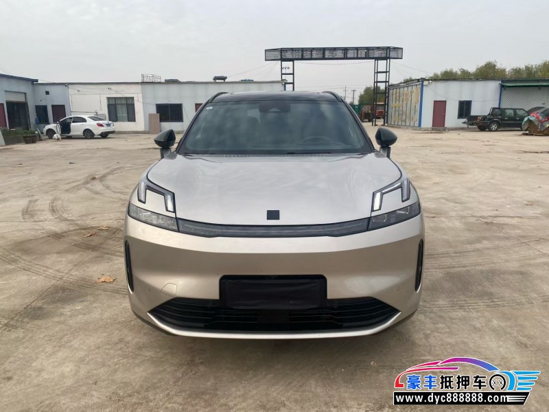 抵押车出售24年领克08轿车