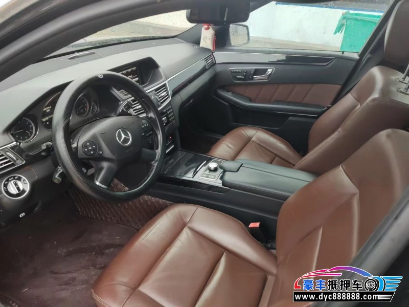 13年奔驰E轿车抵押车出售