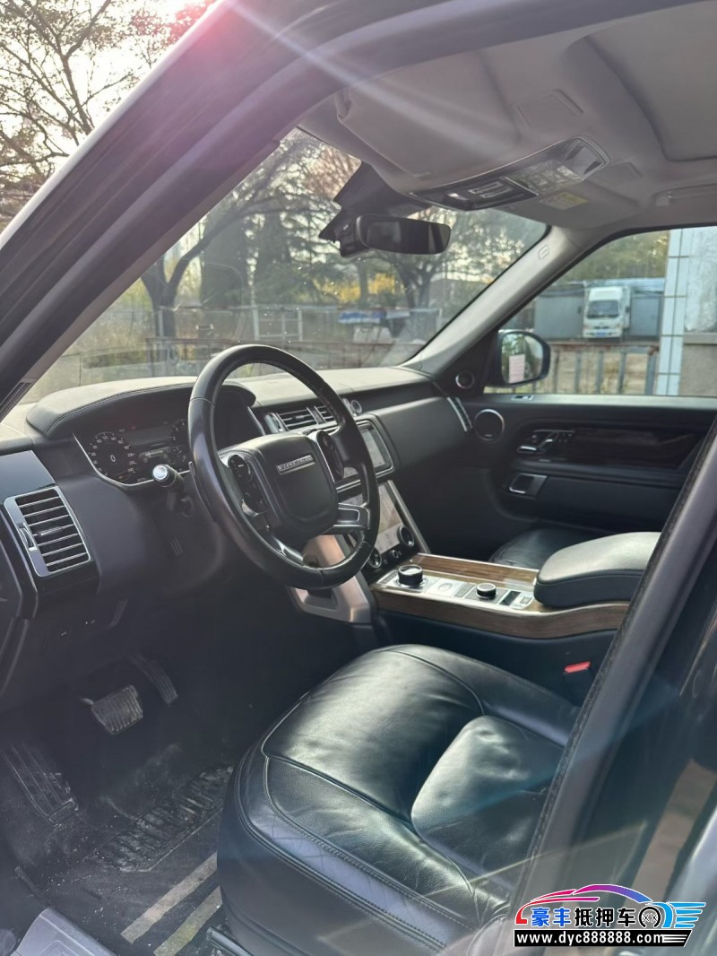 18年路虎揽胜行政轿车抵押车出售