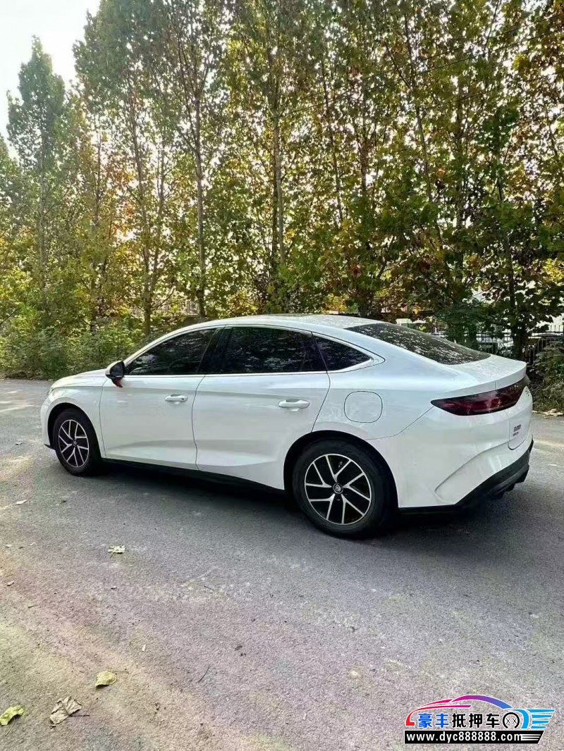 25年比亚迪秦轿车抵押车出售