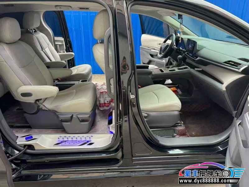 24年丰田塞纳MPV抵押车出售