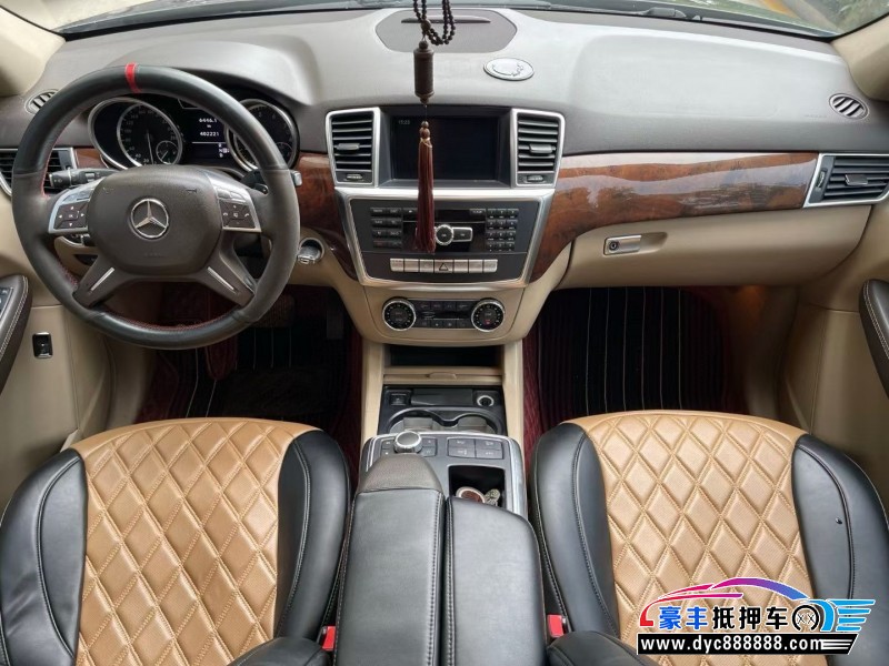 12年奔驰ML轿车抵押车出售