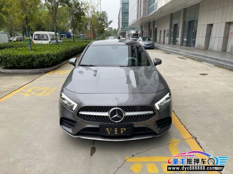 21年奔驰A轿车抵押车出售