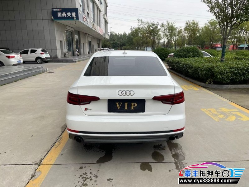 18年奥迪A4L轿车抵押车出售