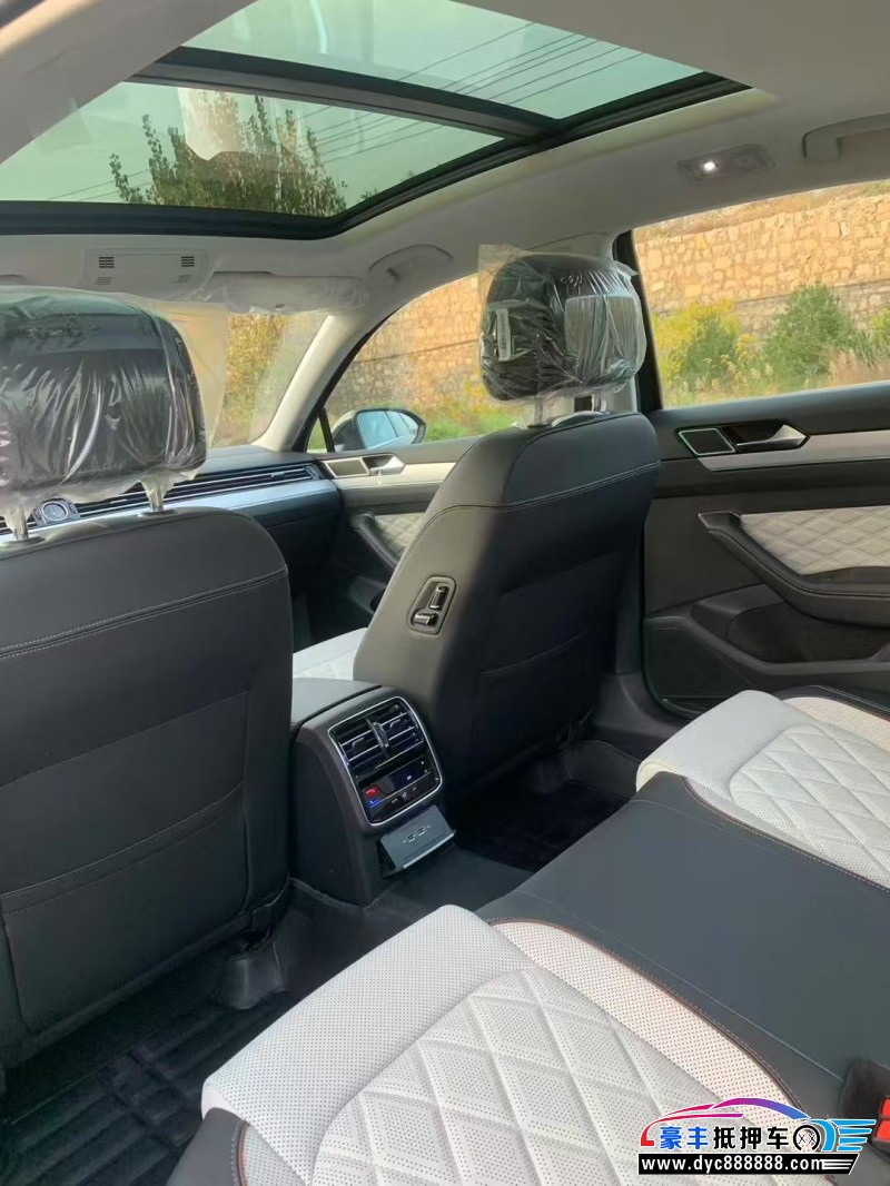 25年大众迈腾轿车抵押车出售