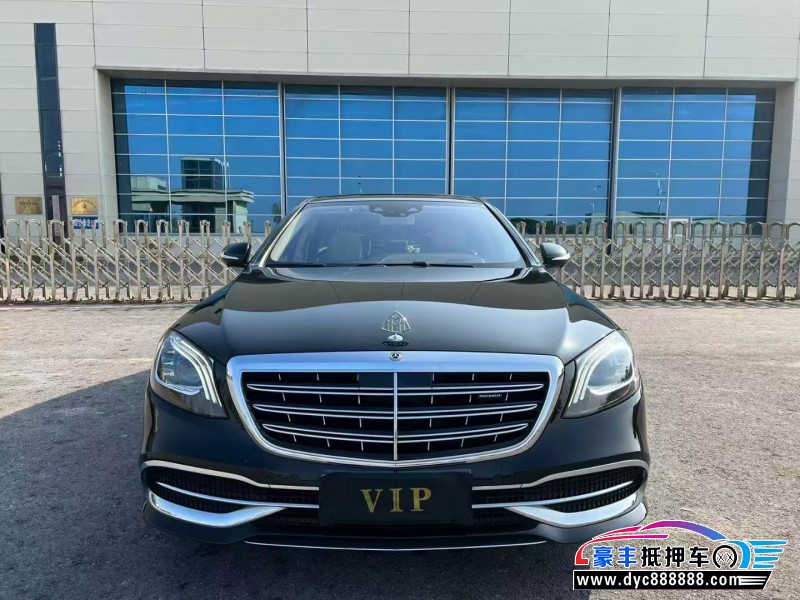 抵押车出售18年奔驰迈巴赫S级轿车