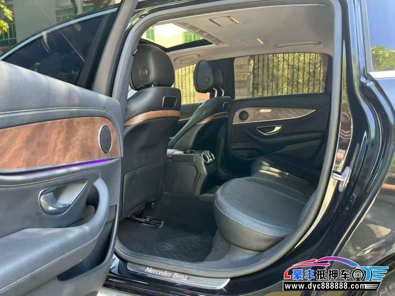 17年奔驰E轿车抵押车出售