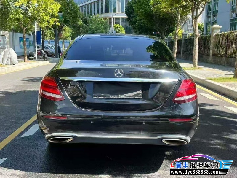 17年奔驰E轿车抵押车出售