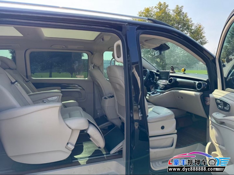 19年奔驰V轿车抵押车出售