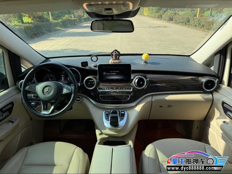 19年奔驰V轿车抵押车出售