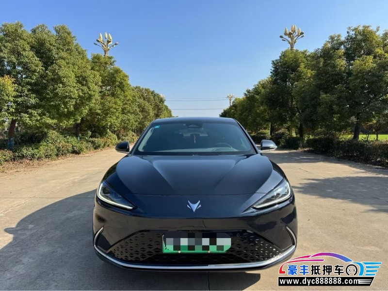 抵押车出售23年极狐阿尔法S轿车