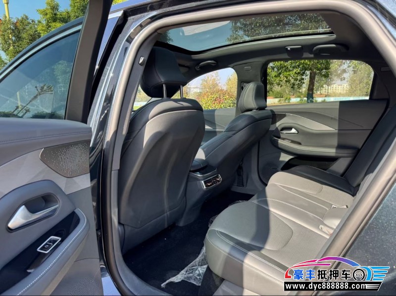 23年极狐阿尔法S轿车抵押车出售