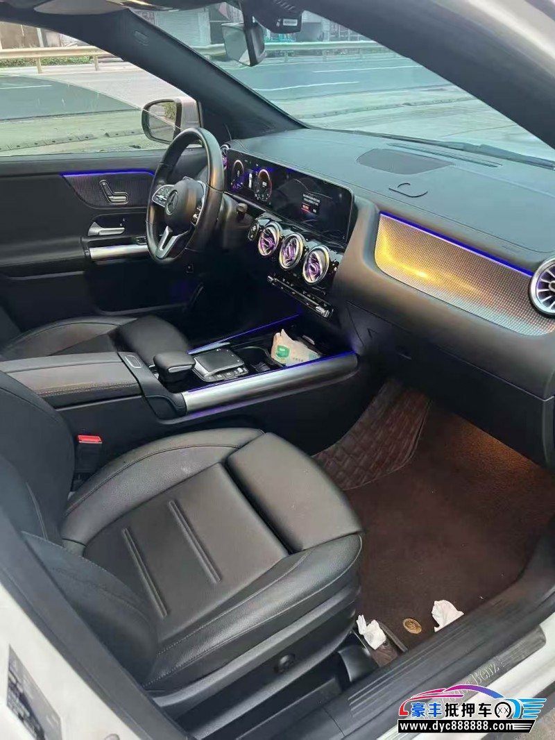 21年奔驰GLA轿车抵押车出售