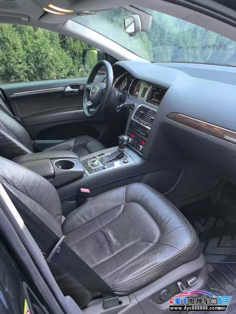 12年奥迪Q7轿车抵押车出售