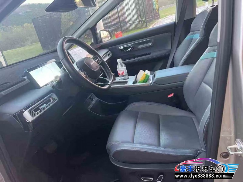 23年埃安Y70轿车抵押车出售