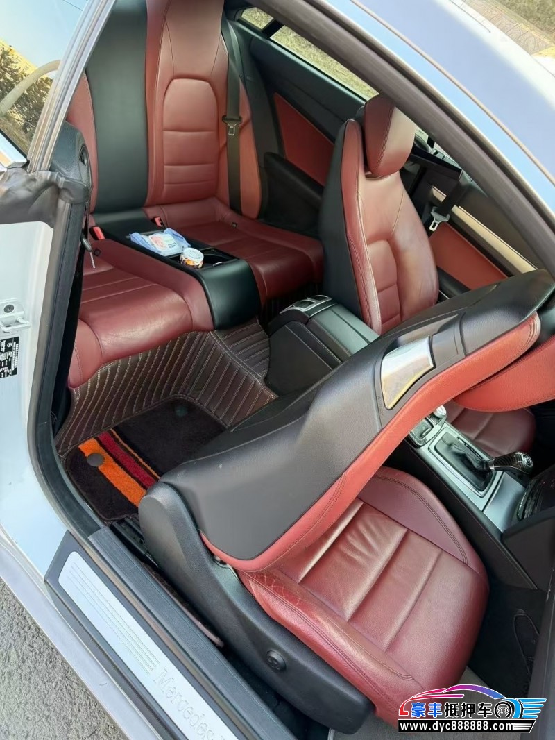 11年奔驰E轿车抵押车出售