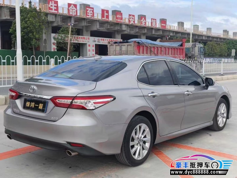 22年丰田凯美瑞轿车抵押车出售