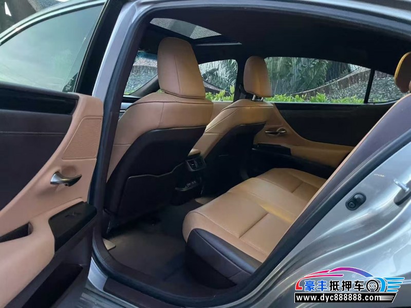 20年雷克萨斯ES轿车抵押车出售