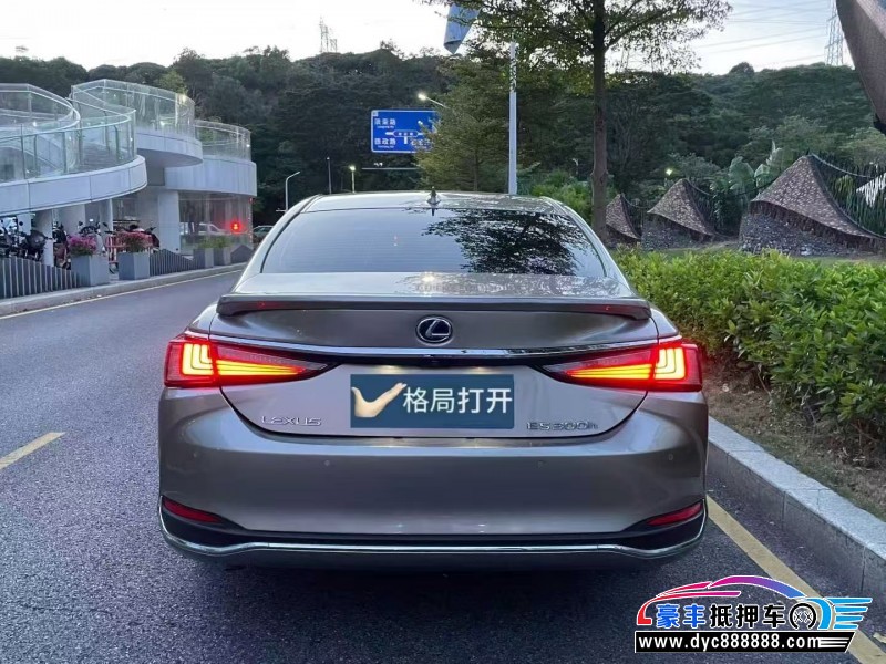 20年雷克萨斯ES轿车抵押车出售