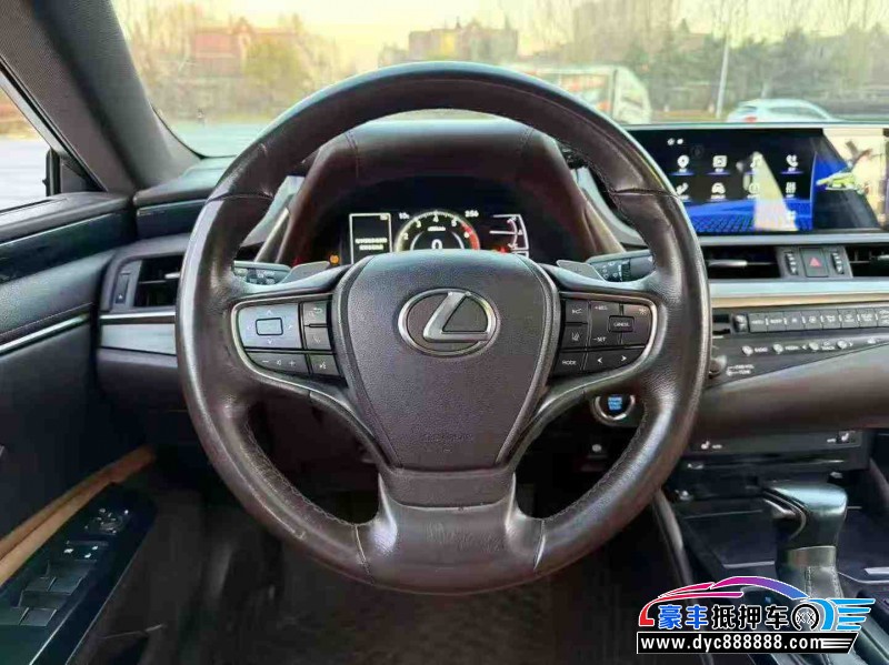 20年雷克萨斯ES轿车抵押车出售