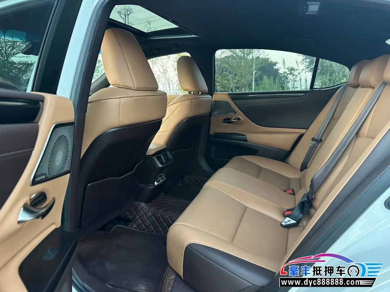 20年雷克萨斯ES轿车抵押车出售