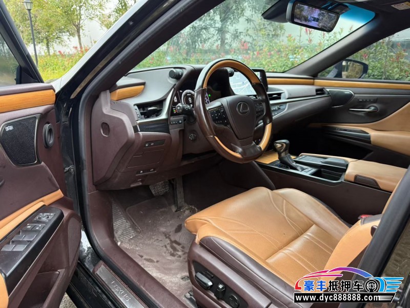 20年雷克萨斯ES轿车抵押车出售