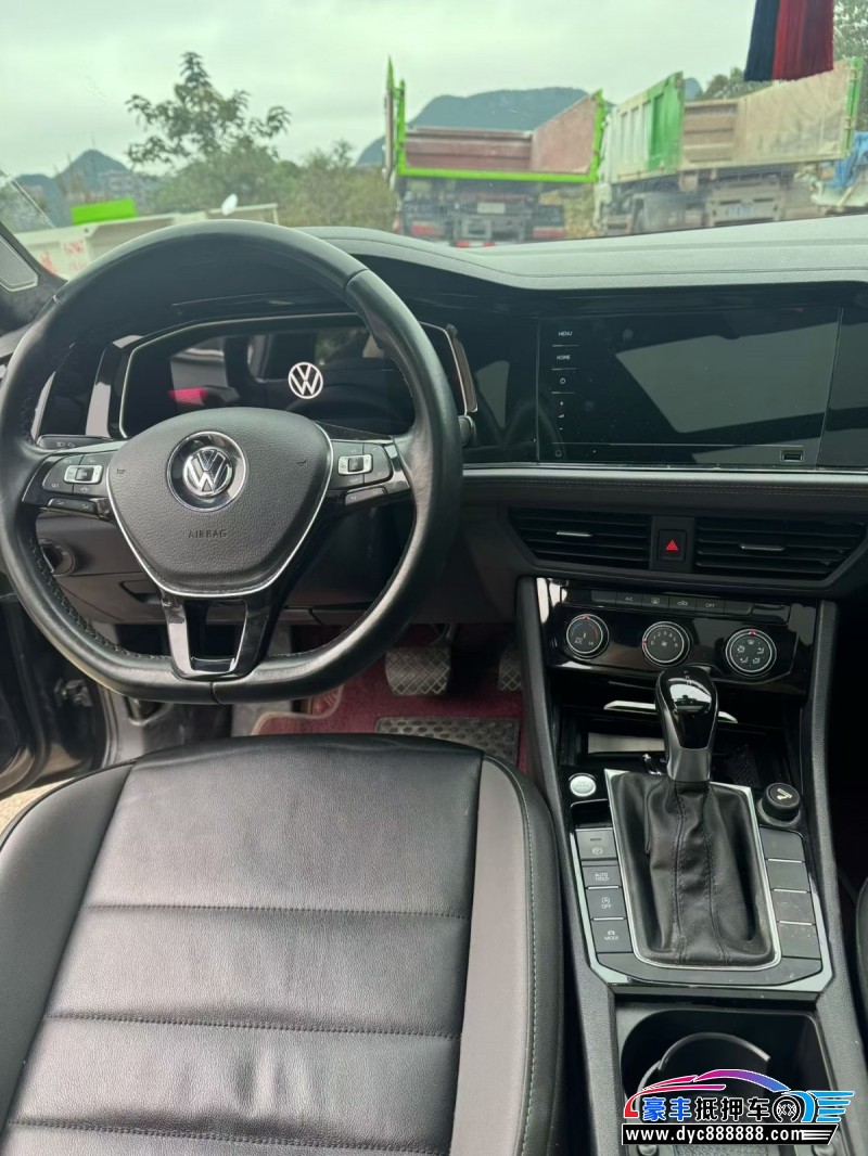 21年大众速腾轿车抵押车出售