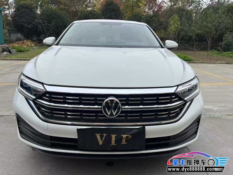 25年大众速腾轿车抵押车出售