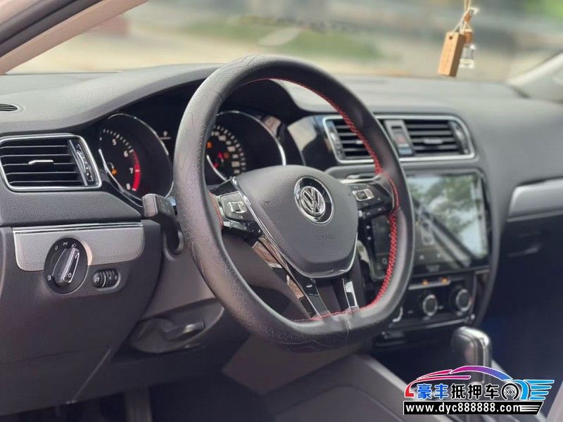 19年大众速腾轿车抵押车出售