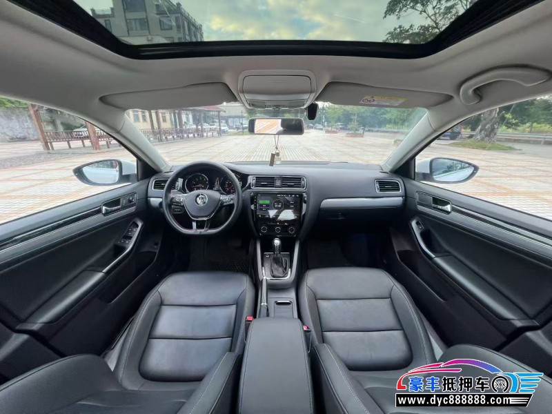 19年大众速腾轿车抵押车出售