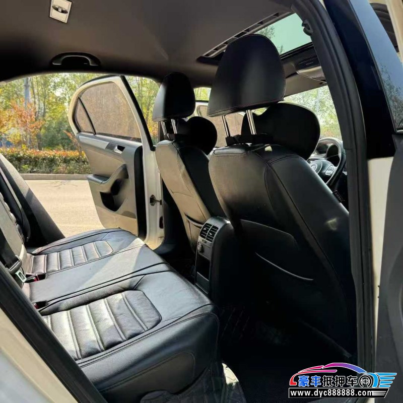 15年大众速腾轿车抵押车出售