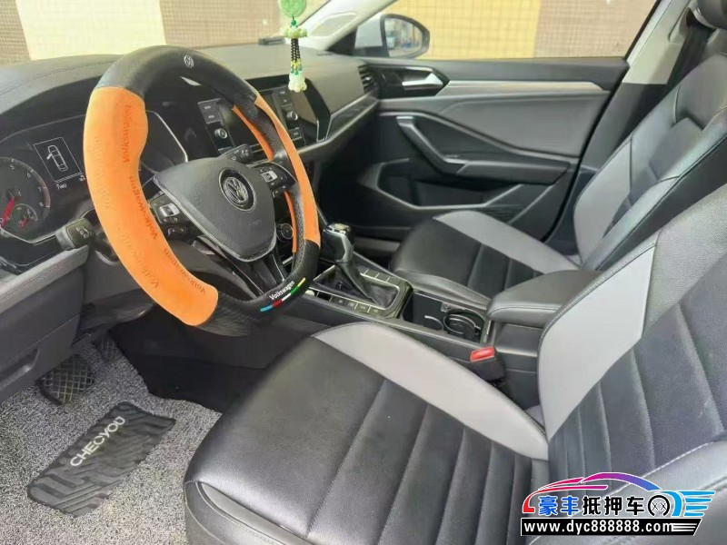 20年大众速腾轿车抵押车出售