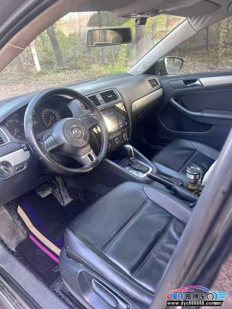 14年大众速腾轿车抵押车出售