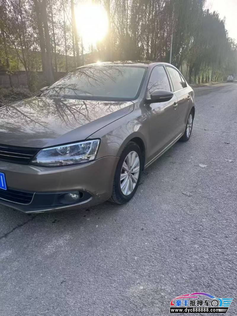 14年大众速腾轿车抵押车出售