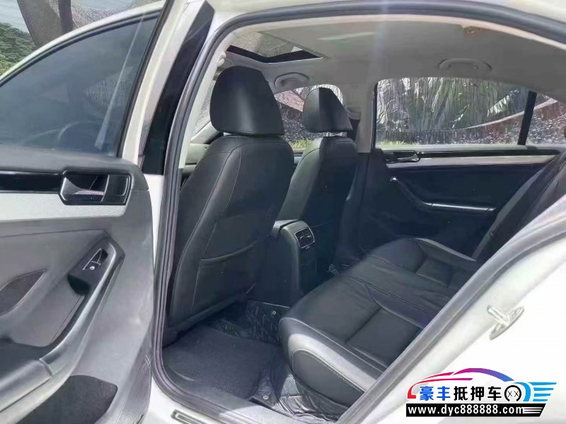 17年大众速腾轿车抵押车出售