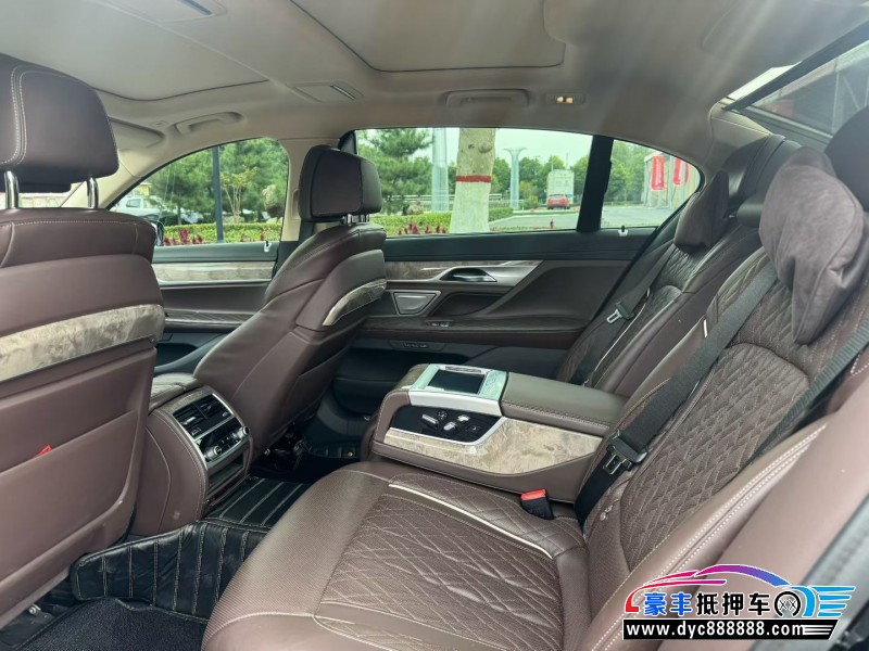 22年宝马7系轿车抵押车出售