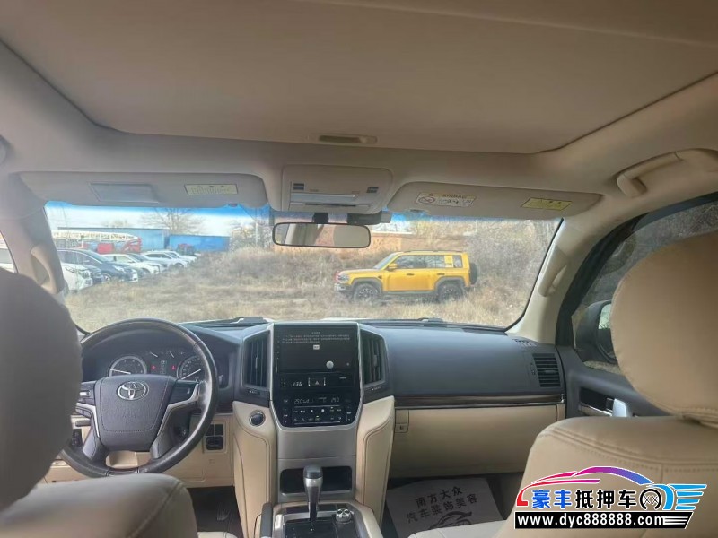 17年丰田兰德酷路泽（陆巡）轿车抵押车出售