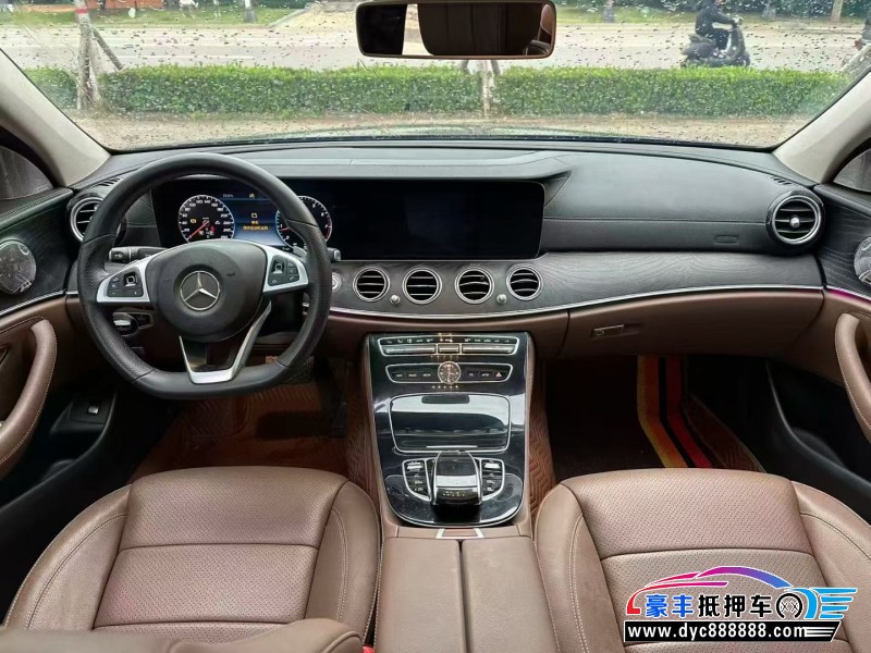 17年奔驰E轿车抵押车出售