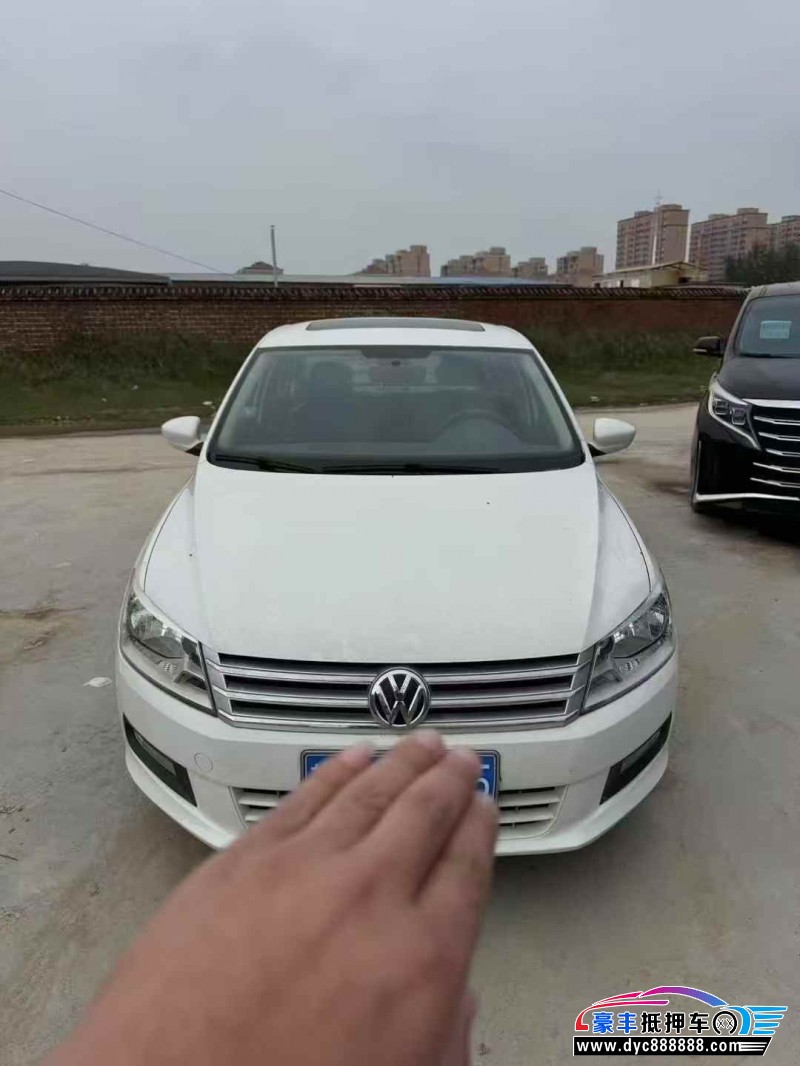 抵押车出售16年大众桑塔纳轿车